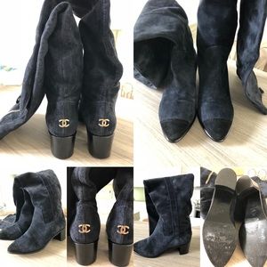 Chanel Suede Boots Navy in size 6